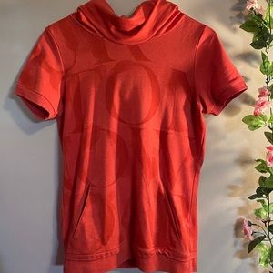 Hooded, orange short sleeve